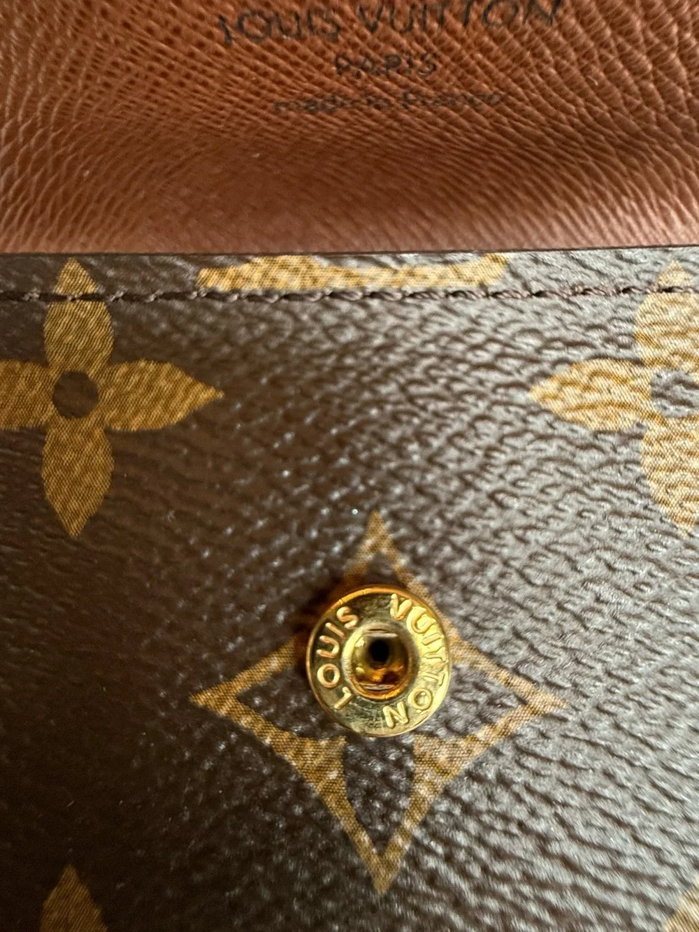 Louis Vuitton Monogram 6 Key Holder - Picture 12 of 15